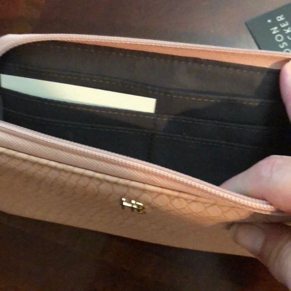 Hudson Bleecker Dusty Rose Smartphone Wallet - Picture 6 of 8